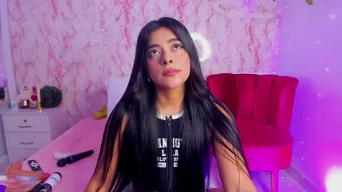 Snapshot of sophiiewilson chatting on February 3, 2:21 am Sophie Wilson online show from February 3, 2:21 am