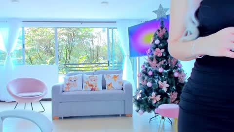 Snapshot of sophijonnes chatting on December 26, 3:31 pm YULITZA online show from December 26, 3:31 pm