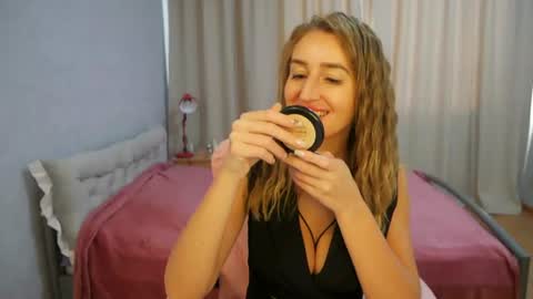 Sophi online show from July 25, 8:45 am