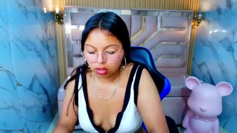 Sophy  online show from June 4, 7:42 pm