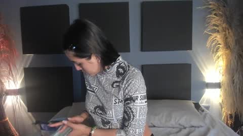 SOPHY ROGERS online show from February 6, 11:54 am