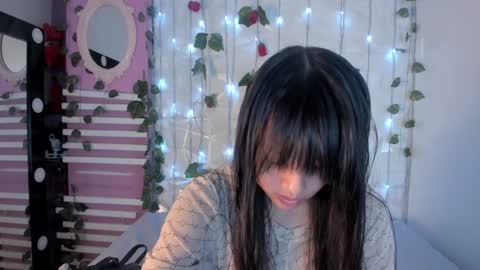 SOPHY ROGERS online show from February 7, 11:45 am
