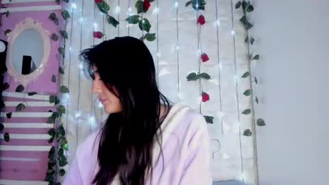 SOPHY ROGERS online show from March 7, 2:56 pm