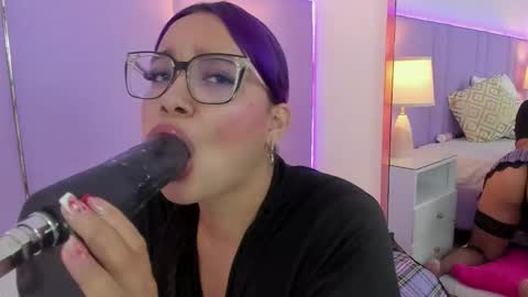 Snapshot of sophyruiz_ chatting on September 19, 12:06 pm Sophy online show from September 19, 12:06 pm