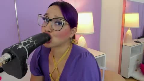 Snapshot of sophyruiz_ chatting on October 6, 11:51 am Sophy online show from October 6, 11:51 am