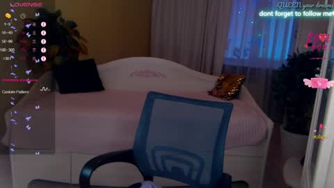 Lisa online show from April 1, 2:01 am