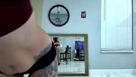 Snapshot of southernmilfmel chatting on May 24, 2:05 am Southern MILF online show from May 24, 2:05 am