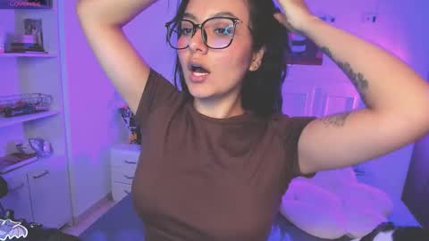 Lili online show from November 8, 5:40 am