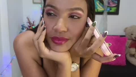 Snapshot of soy_isabel chatting on December 27, 5:09 am soy_isabel online show from December 27, 5:09 am