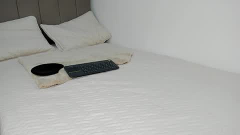 Instagram Soyamandaa  1 online show from April 3, 11:36 pm