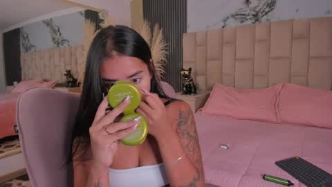 Snapshot of soycamiortiz chatting on April 1, 9:23 pm Camila Ortiz online show from April 1, 9:23 pm