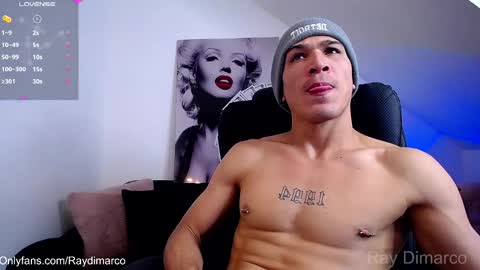 Snapshot of soyraydimarco_ chatting on December 5, 5:04 am RayDimarco independent model online show from December 5, 5:04 am