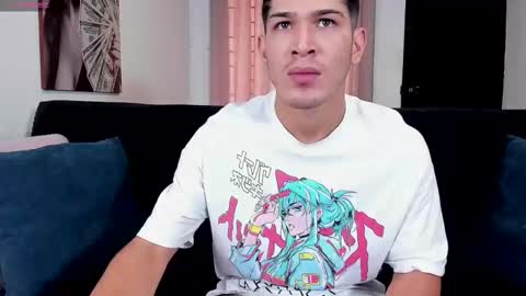 Snapshot of soyraydimarco_ chatting on October 3, 1:52 pm RayDimarco independent model online show from October 3, 1:52 pm