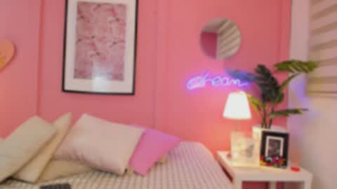 Snapshot of soysaraa_ chatting on October 1, 5:46 am Aleja online show from October 1, 5:46 am