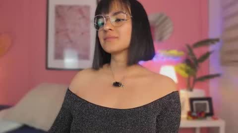 Snapshot of soysaraa_ chatting on October 24, 7:16 am Aleja online show from October 24, 7:16 am