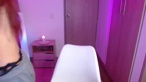 Snapshot of soysilvanna_ chatting on September 19, 12:02 am online show from September 19, 12:02 am