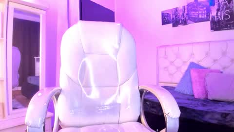 Snapshot of soysilvanna_ chatting on November 11, 1:16 am online show from November 11, 1:16 am