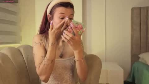 Snapshot of soysilvanna_ chatting on November 27, 4:36 am online show from November 27, 4:36 am