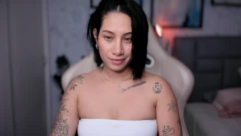 Snapshot of soytulu_ chatting on April 15, 3:41 pm brisa s online show from April 15, 3:41 pm