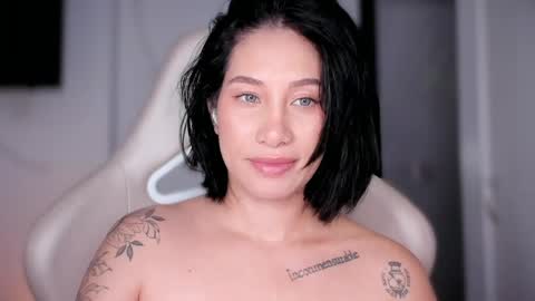 Snapshot of soytulu_ chatting on May 6, 2:33 pm brisa s online show from May 6, 2:33 pm