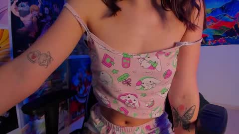 Snapshot of space__kittyy chatting on December 30, 6:09 am Val online show from December 30, 6:09 am