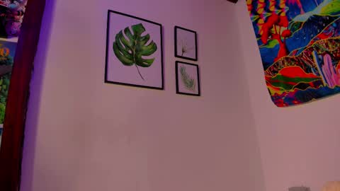 Snapshot of space__kittyy chatting on March 8, 9:08 pm Val online show from March 8, 9:08 pm