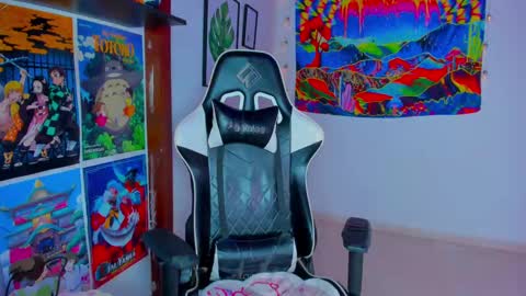 Snapshot of space__kittyy chatting on September 20, 1:39 am Val online show from September 20, 1:39 am