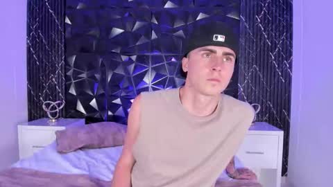 Snapshot of spaceboy_1 chatting on January 5, 9:29 pm spaceboy_1 online show from January 5, 9:29 pm