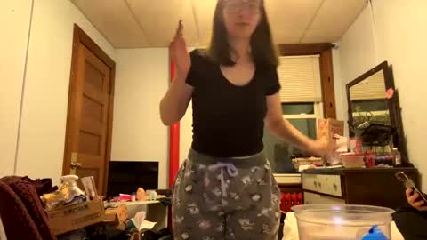 Snapshot of spaceyyybaby chatting on November 2, 7:55 am Saturn online show from November 2, 7:55 am