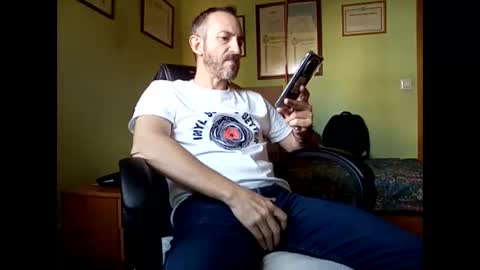 Manu  online show from April 26, 2:04 pm