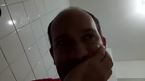 Snapshot of sparei7 chatting on April 4, 8:34 am Snaiky online show from April 4, 8:34 am