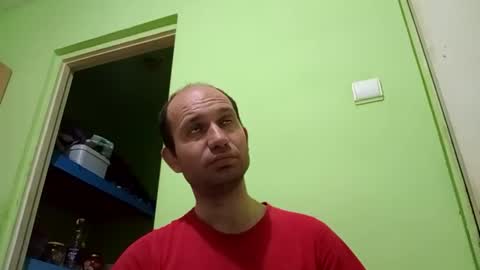 Snapshot of sparei7 chatting on April 4, 10:18 pm Snaiky online show from April 4, 10:18 pm