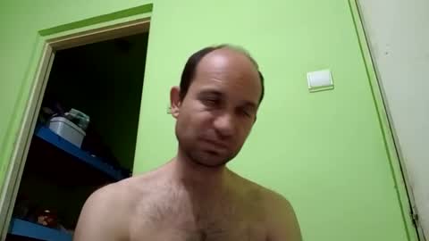 Snapshot of sparei7 chatting on April 5, 9:12 pm Snaiky online show from April 5, 9:12 pm