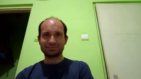 Snapshot of sparei7 chatting on April 15, 9:15 pm Snaiky online show from April 15, 9:15 pm