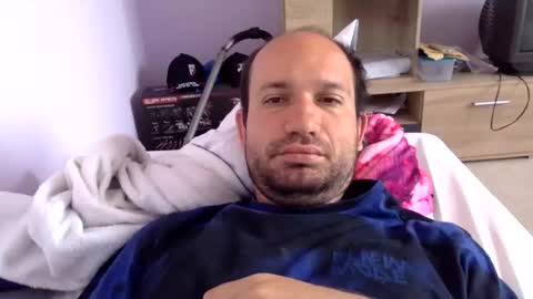 Snapshot of sparei7 chatting on April 20, 9:23 am Snaiky online show from April 20, 9:23 am