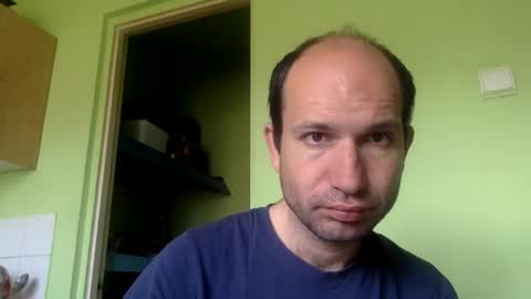 Snapshot of sparei7 chatting on April 25, 5:32 am Snaiky online show from April 25, 5:32 am