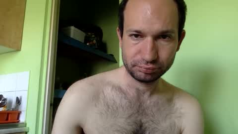 Snapshot of sparei7 chatting on April 27, 8:34 am Snaiky online show from April 27, 8:34 am