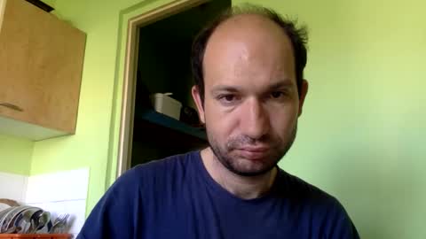 Snapshot of sparei7 chatting on May 6, 9:14 am Snaiky online show from May 6, 9:14 am