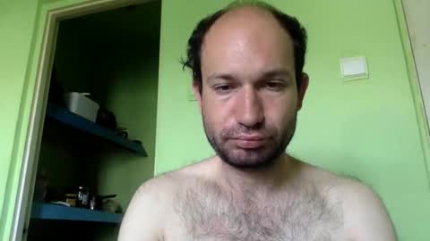 Snapshot of sparei7 chatting on May 8, 9:36 am Snaiky online show from May 8, 9:36 am
