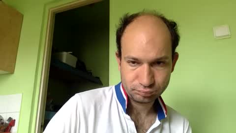 Snapshot of sparei7 chatting on May 11, 10:21 am Snaiky online show from May 11, 10:21 am