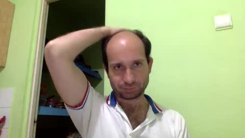 Snapshot of sparei7 chatting on May 12, 10:51 pm Snaiky online show from May 12, 10:51 pm