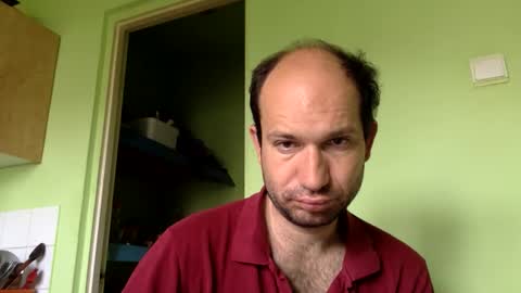 Snapshot of sparei7 chatting on May 15, 10:11 am Snaiky online show from May 15, 10:11 am