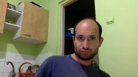 Snapshot of sparei7 chatting on June 14, 10:23 pm Snaiky online show from June 14, 10:23 pm