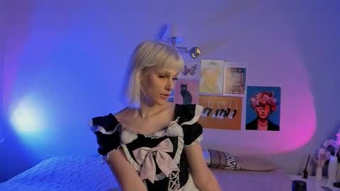 Snapshot of sparkle_wing chatting on September 30, 10:37 pm sparkle_wing online show from September 30, 10:37 pm