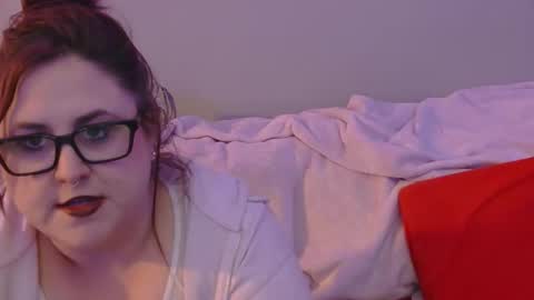 Snapshot of sparklelove69 chatting on May 16, 6:21 am Scottietee online show from May 16, 6:21 am