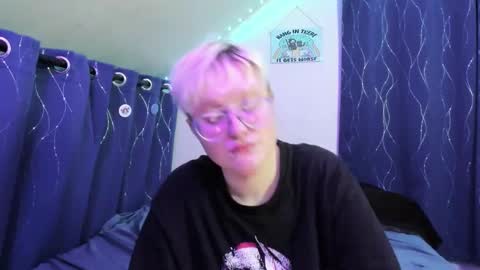 Snapshot of sparkling_water_hate_club chatting on November 19, 6:46 am Atticus Pendragon online show from November 19, 6:46 am