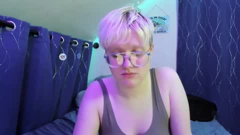 Snapshot of sparkling_water_hate_club chatting on November 20, 4:45 am Atticus Pendragon online show from November 20, 4:45 am