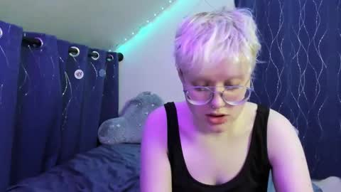 Snapshot of sparkling_water_hate_club chatting on November 25, 7:30 am Atticus Pendragon online show from November 25, 7:30 am