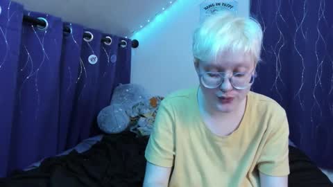 Snapshot of sparkling_water_hate_club chatting on November 28, 10:40 am Atticus Pendragon online show from November 28, 10:40 am