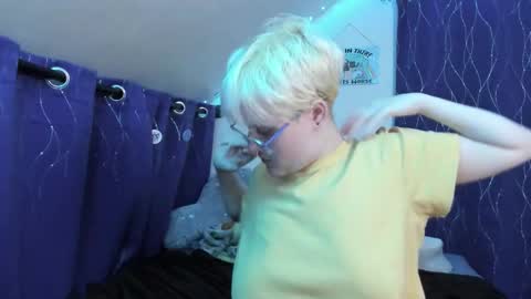 Snapshot of sparkling_water_hate_club chatting on November 30, 10:58 pm Atticus Pendragon online show from November 30, 10:58 pm